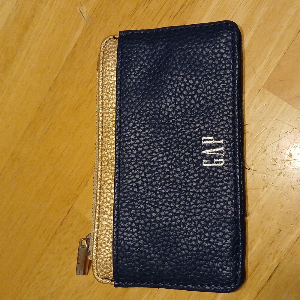 GAP Mini Wallet EUC 😍